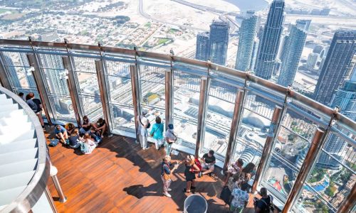people-top-observatory-floor-inside-burj-khalifa (1)